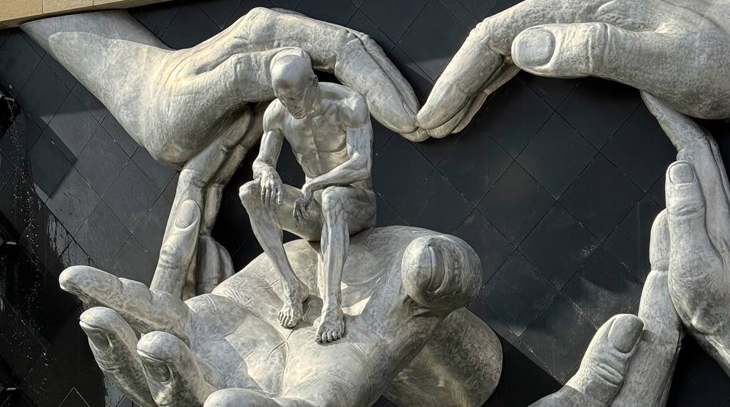 Арт-объект &quotОбъятия человечества&quot стал новой точкой притяжения в парке &quotКраснодар&quot t.me/park_galitskogo