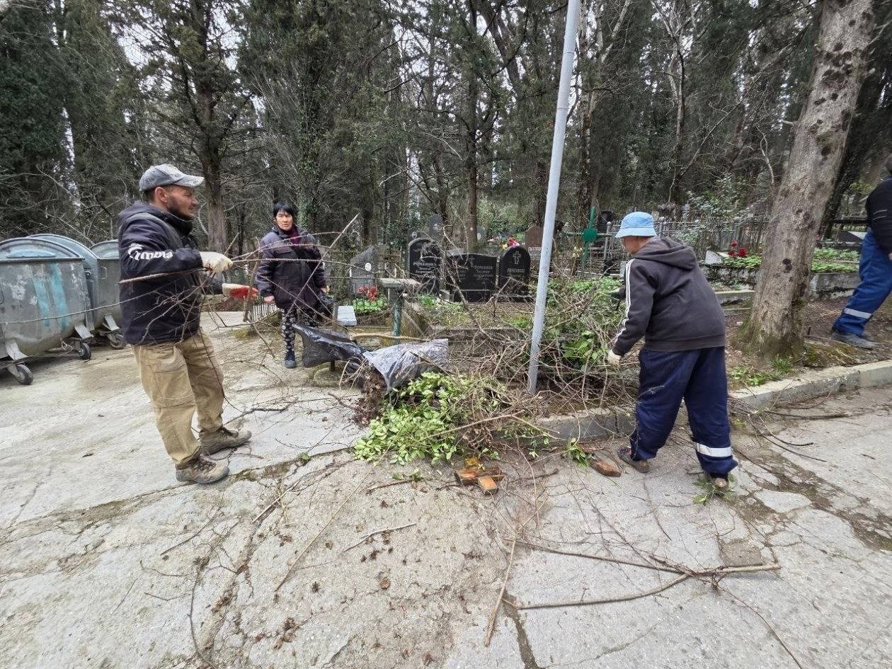 Кладбища города приводят в порядок Соцсети Я. Павленко