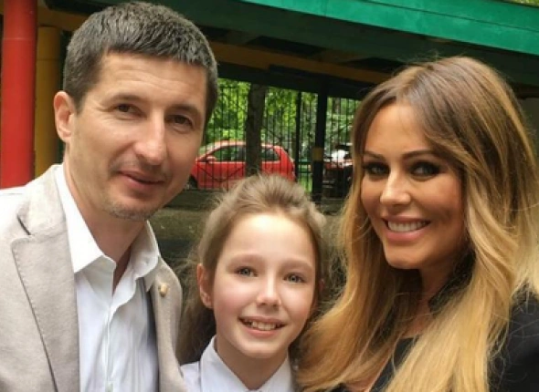 Евгений Алдонин, Юлия Началова и их дочь Вера соцсети Юлии Началовой