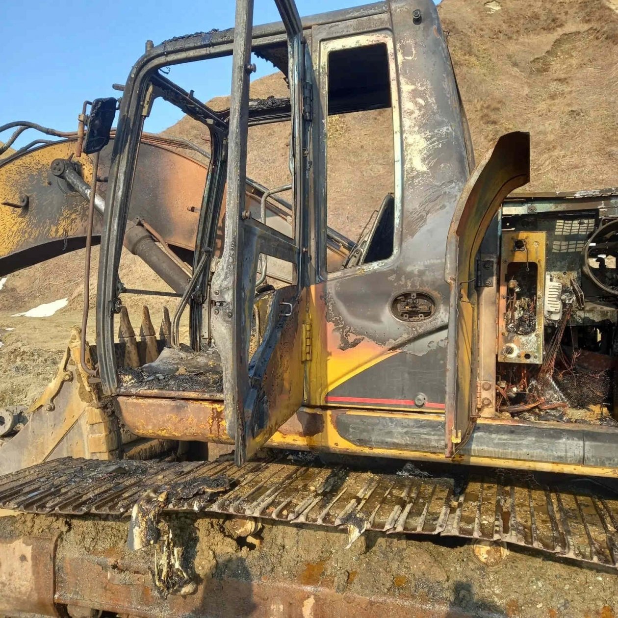 Экскаватор сгорел на автодороге в Невельском районе пресс-служба ОКУ &quotПСС Сахалинской области&quot