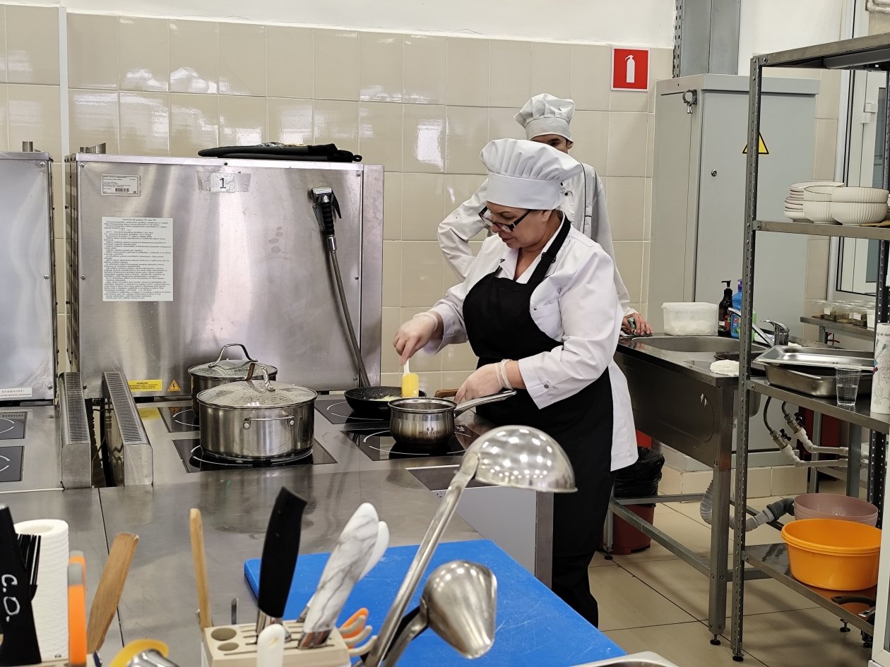 17 школьных поваров сразились за звание лучшего министерство образования и науки Амурской области