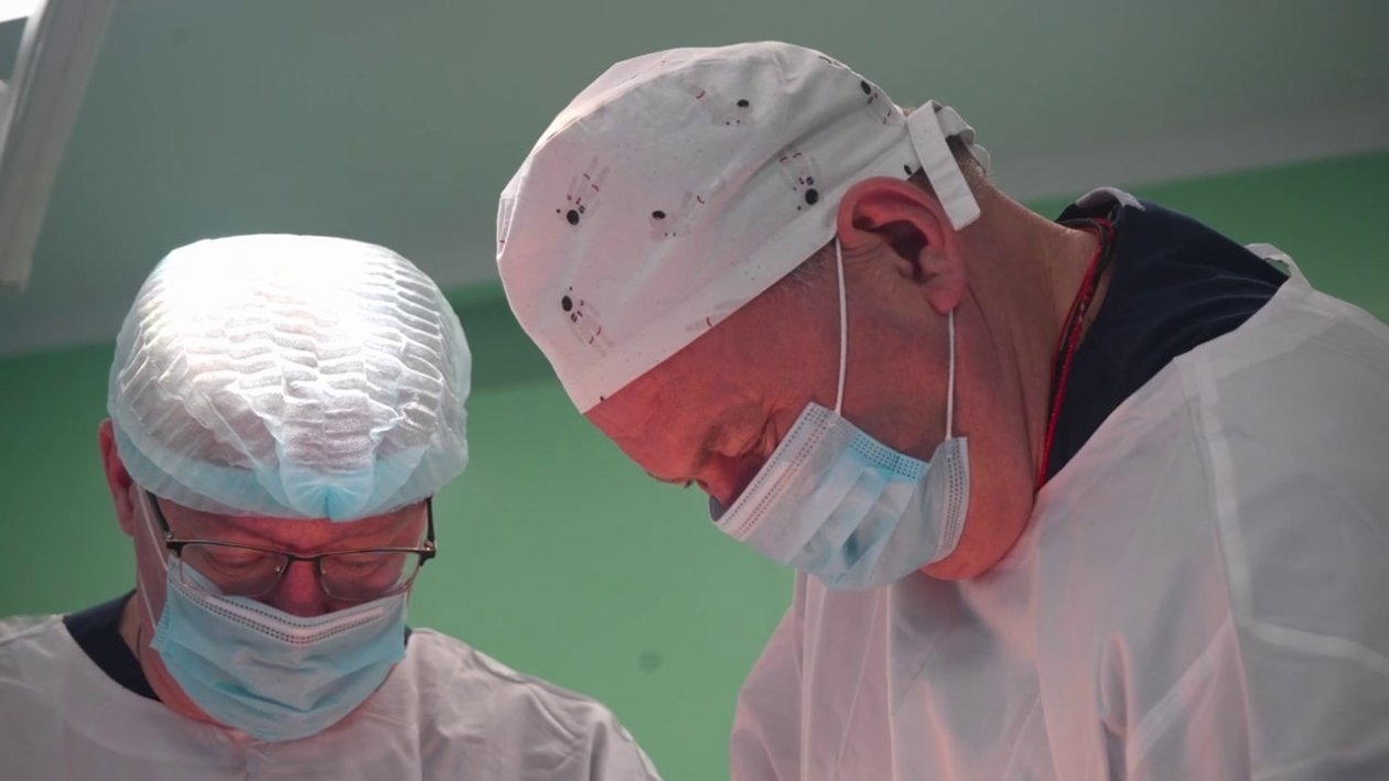 Хирурги из Иркутска провели редкую операцию девочке с необычной историей болезни Тг-канал (18+) главного врача Иркутской областной детской клинической больницы Юрия Козлова