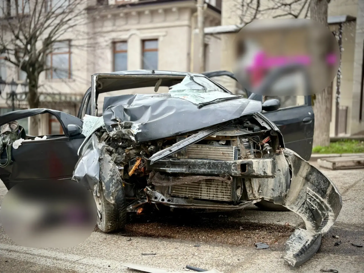 Двое погибли, один пострадал: 77-летний водитель съехал с дороги в Железноводске Госавтоинспекция Ставрополья