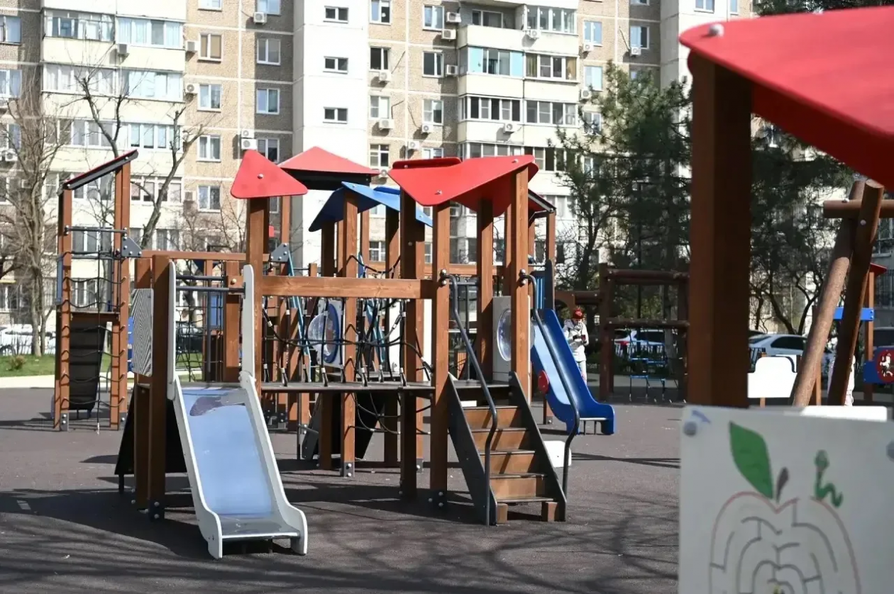 В Краснодаре построят 109 детских площадок в 2026 году Пресс-служба администрации Краснодара