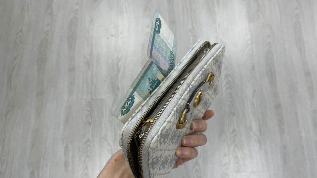 Наличные возвращаются: какие карты &quotМир&quot больше не примут в магазинах ИА SevastopolMedia