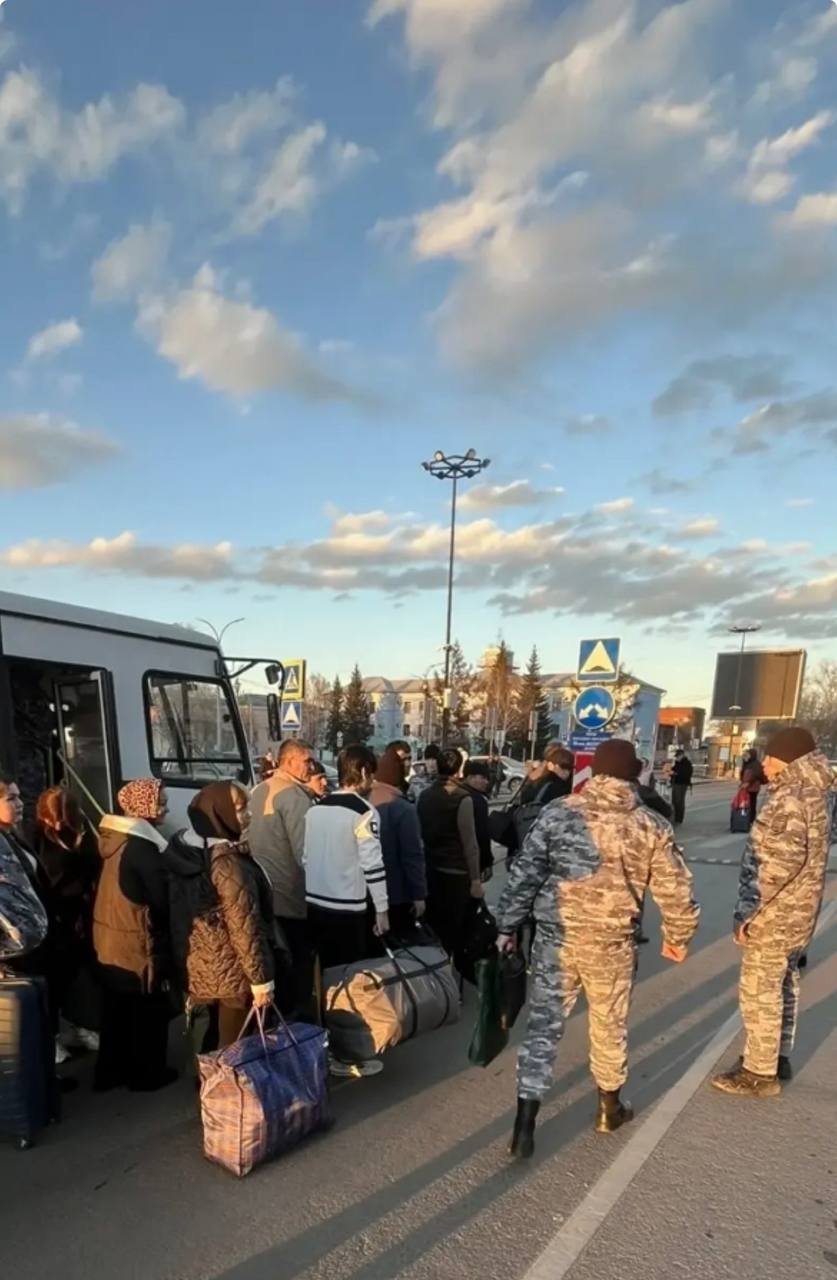 120 мигрантов-нарушителей сопроводили из Приангарья до границы за месяц Пресс-служба ГУФССП России по Иркутской области