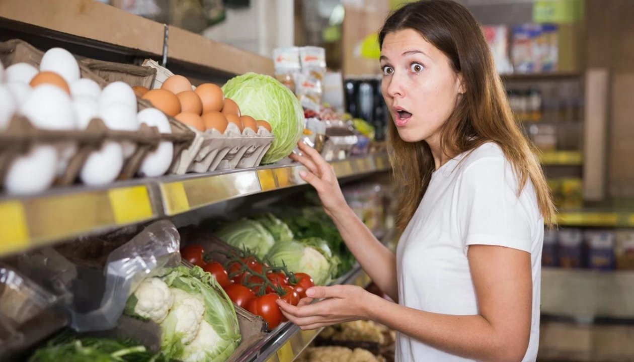 Тематическое фото ИИ GigaChat (18+)