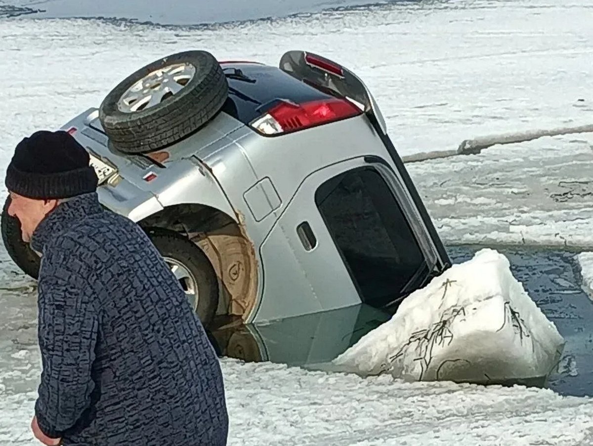 С места происшествия ГУ МЧС России по Магаданской области