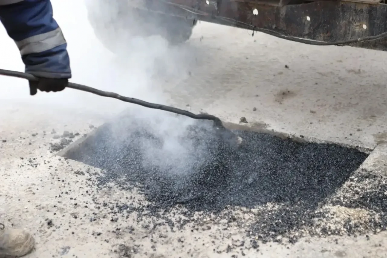 Ямочный ремонт ведется во всех районах Иркутска в выходные дни Пресс-служба администрации города