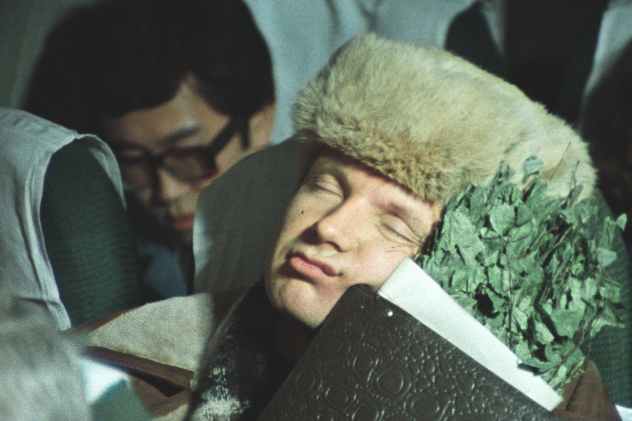 Тематическое фото кадр из фильма &quotИрония судьбы, или С легким паром&quot (12+), 1975 года, режиссер Эльдар Рязанов