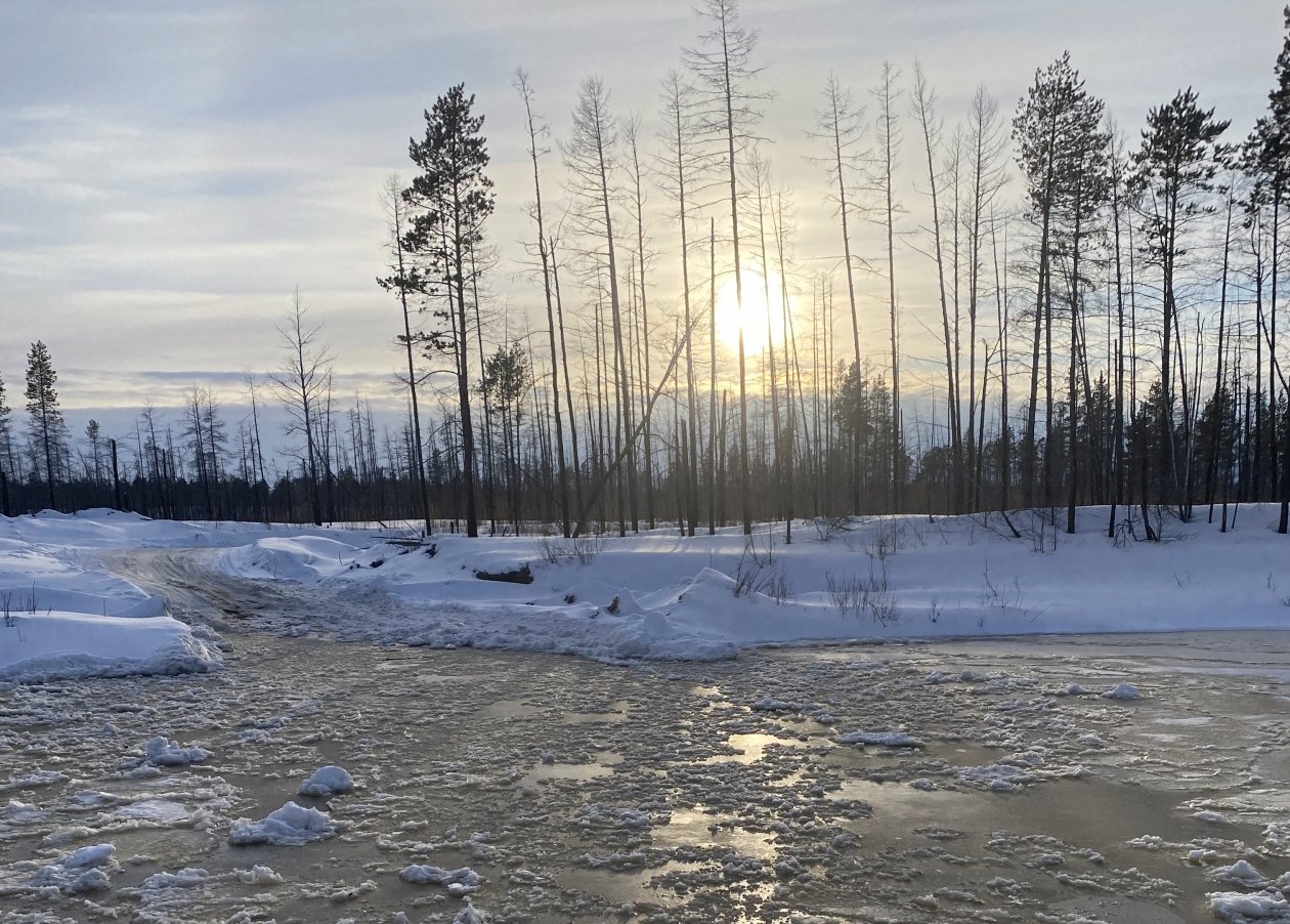 Наледь на зимнике Вилюйск — Жиганск Управления автодорог РС(Я)
