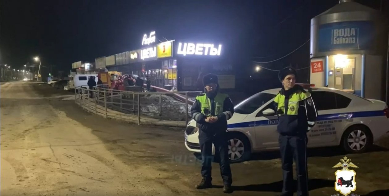 Сотрудники полиции круглосуточно дежурят в районе затопления в Хомутово  ГУ МВД России по региону