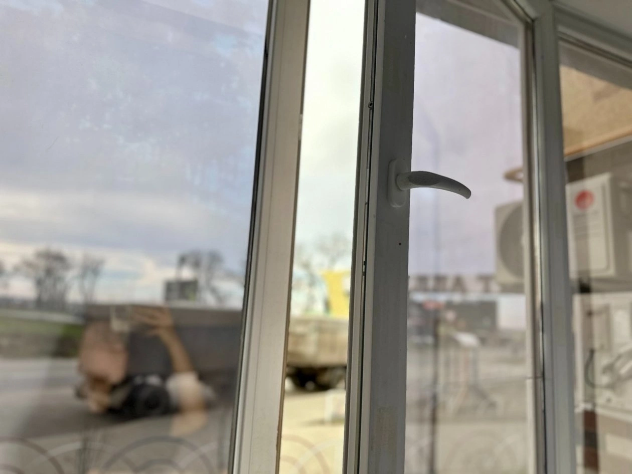 Аптечный пузырек на окна - их можно не мыть 3 месяца - даже после дождя ИА Stavropol.Media