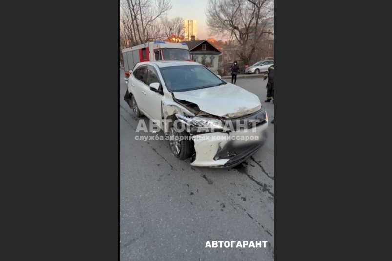 Фото с места ДТП стоп-кадр из видео службы аварийных комиссаров