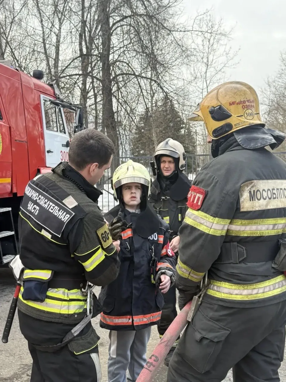 Пожарные Московской областной противопожарно-спасательной службы