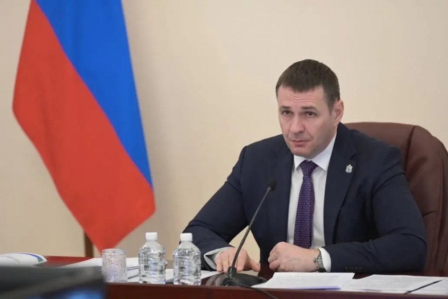 Дмитрий Демешин поручил рассмотреть поступившие на прямую линию обращения в течение месяца Вячеслав Реутов