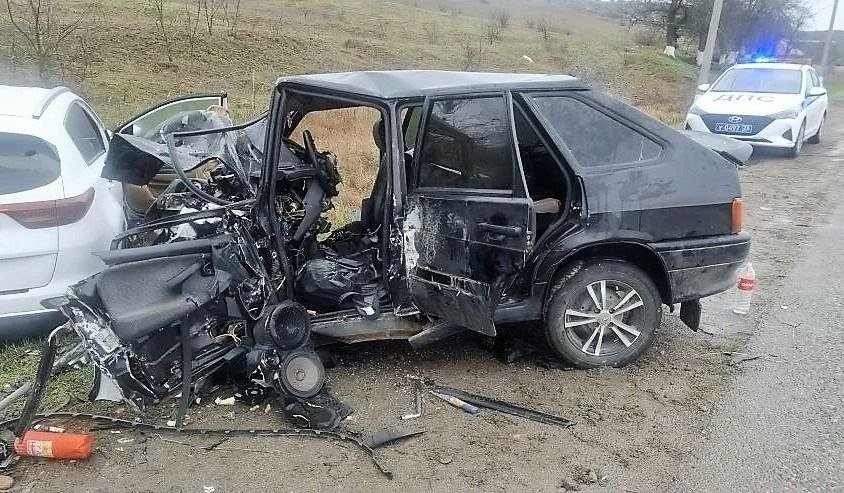 Два человека пострадали в жёстком лобовом ДТП в округе на Ставрополье Госавтоинспекция Ставрополья