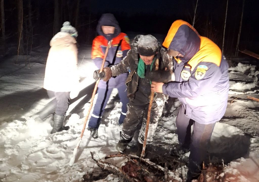 Двое жителей Верхневилюйского улуса спасены из снежной пурги Служба спасения РС (Я)