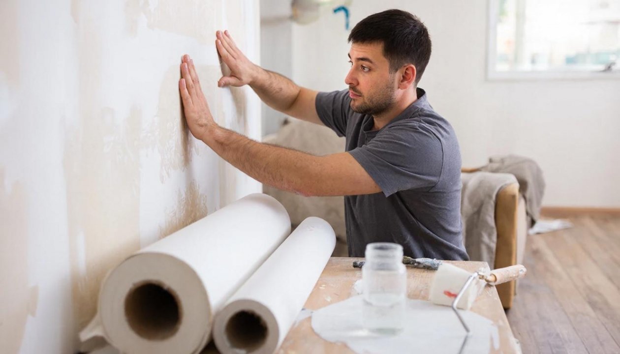 Как легко и быстро поклеить обои самому - без швов, стыков и пузырьков ИИ GigaChat (18+)