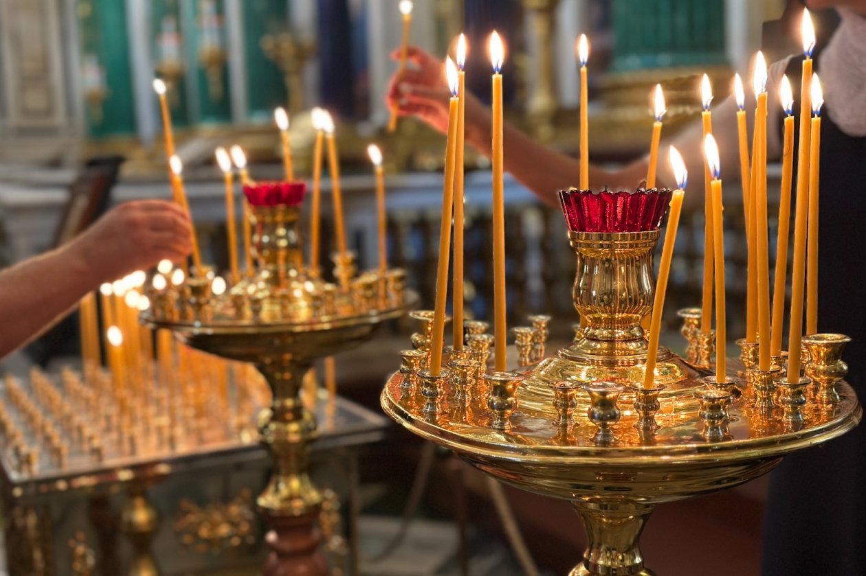 Исаакиевский собор, храм, церковь, православие, РПЦ, свеча, прихожане, верующие Александр Шепырев, ИА UssurMedia