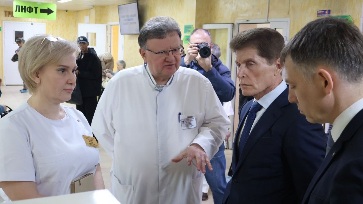 Олег Кожемяко посетил поликлинику № 2 с рабочим визитом Александр Шепырев, ИА UssurMedia