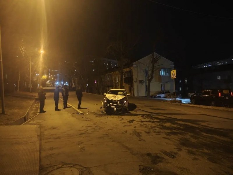 Во Владивостоке мотоциклист пострадал из-за водителя с семью штрафами за год Пресс-служба УМВД России по Приморскому краю
