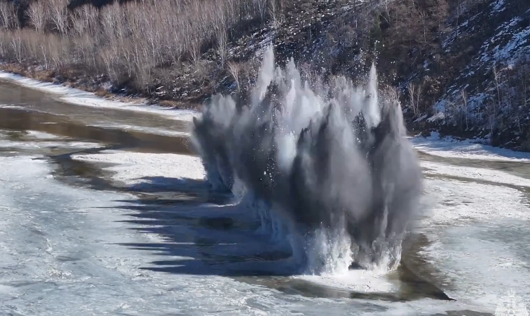Взрывы Кадр из видео