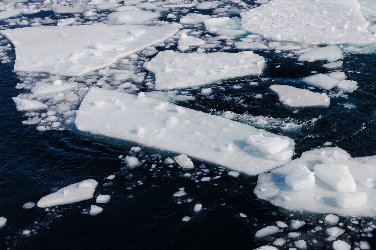 Предварительно, в кабине грузовика находились три человека - их пока не нашли Евгений Кулешов, ИА PrimaMedia