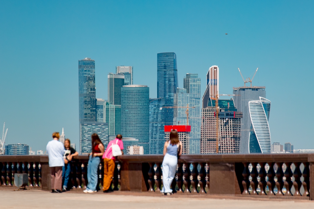 Москва сити, видовая, туристы Илья Аверьянов, ИА PrimaMedia