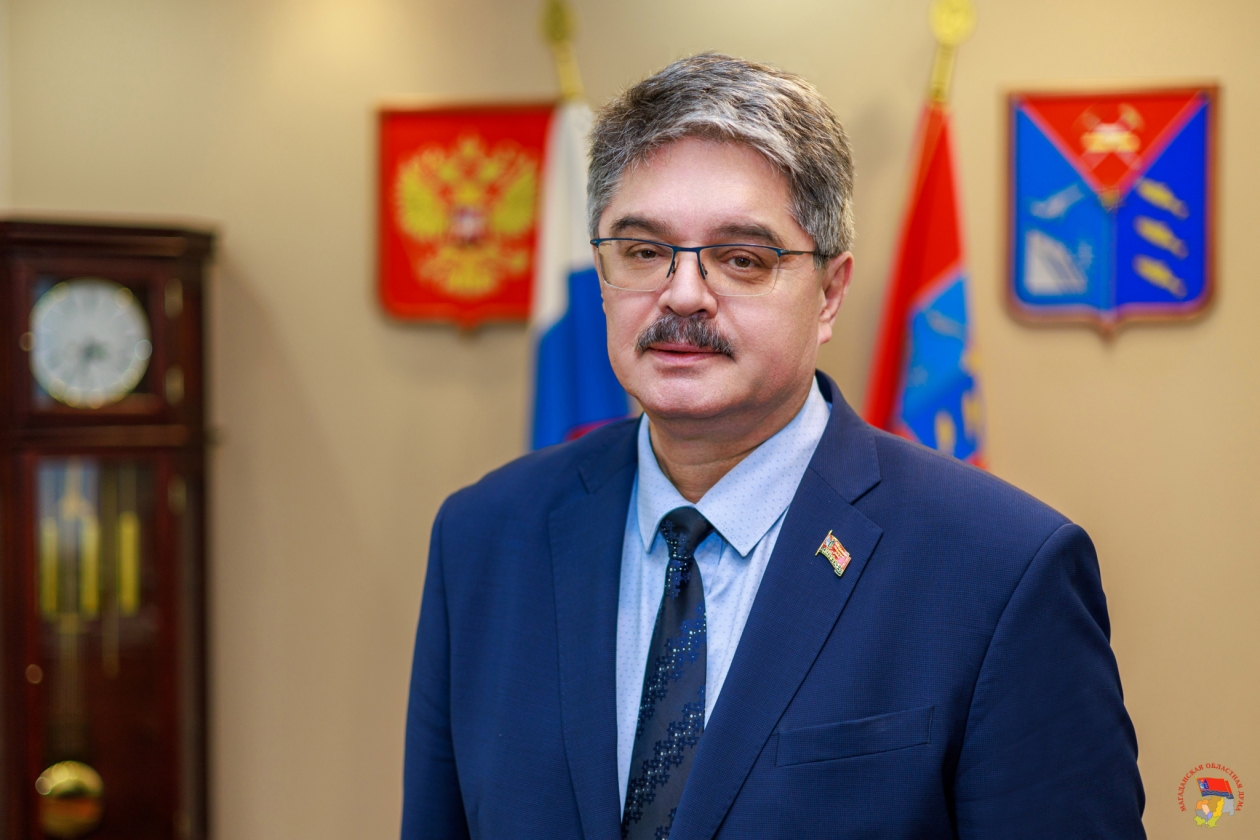 Анатолий Широков поздравляет колымчан с Днем единения народов России и Беларуси Источник