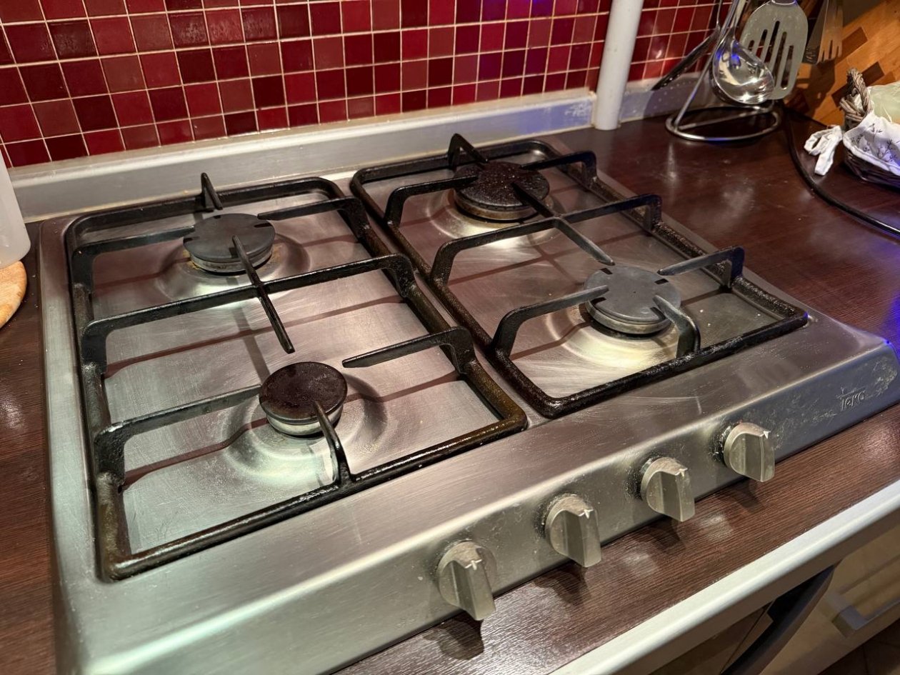 1 ложку на губку - кухонные шкафчики чистые как на витрине: лежит у всех на кухне ИА Stavropol.Media