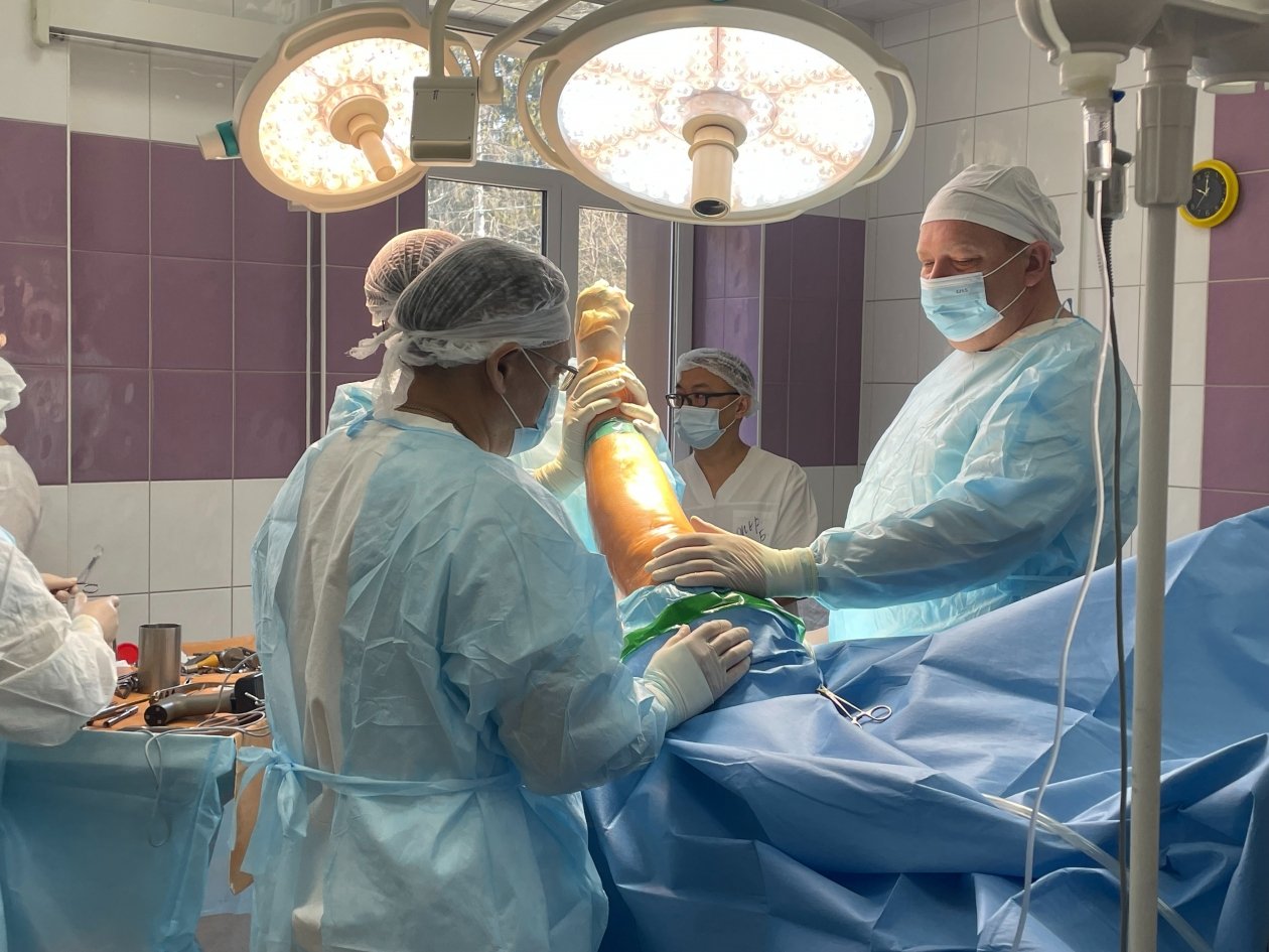 Операция по эндопротезированию пресс-служба министерства здравоохранения Сахалинской области