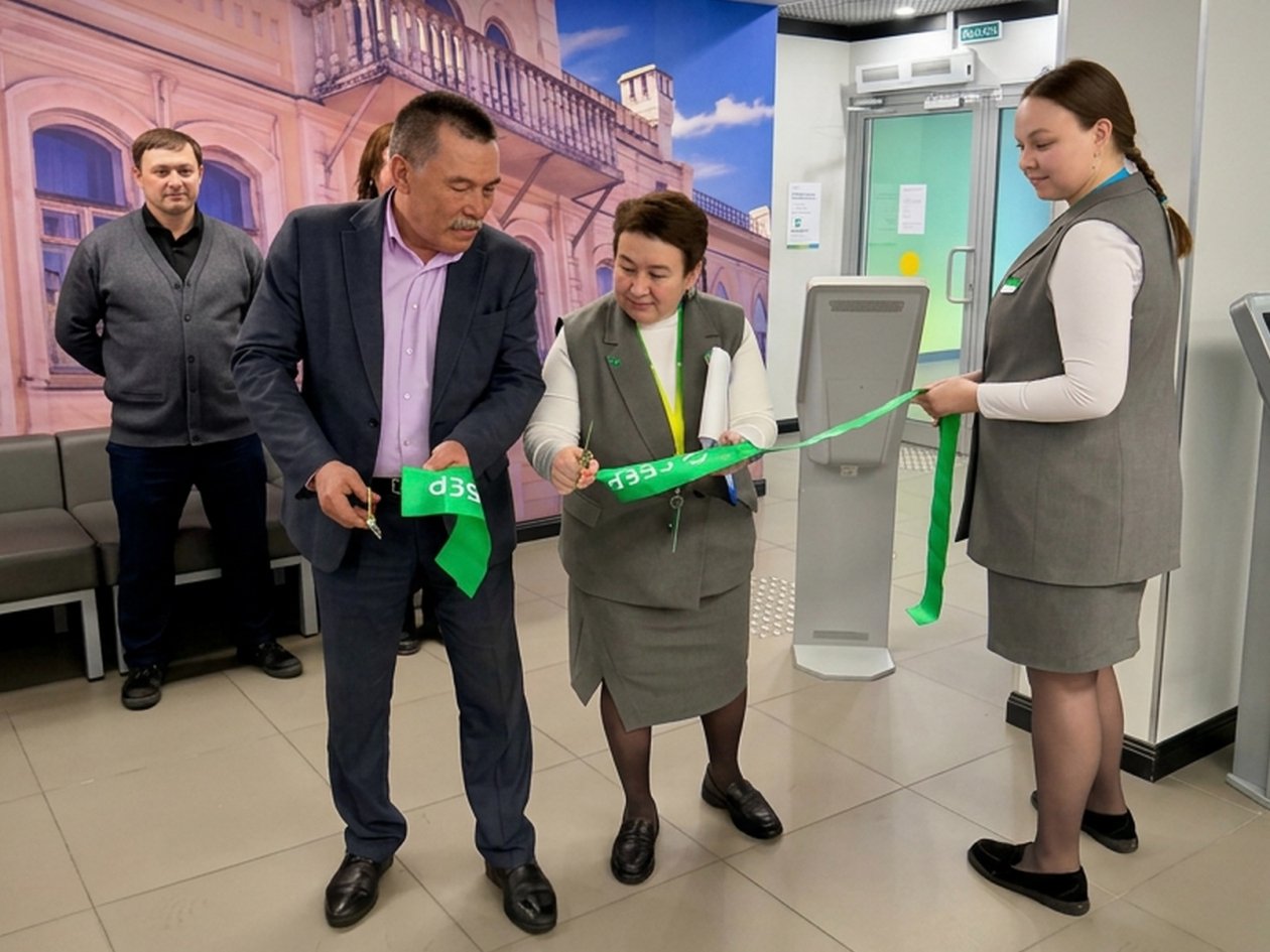 Динозавр, теплоход и &quotЗабайкальский Версаль&quot: в крае открылись обновленные офисы Сбер