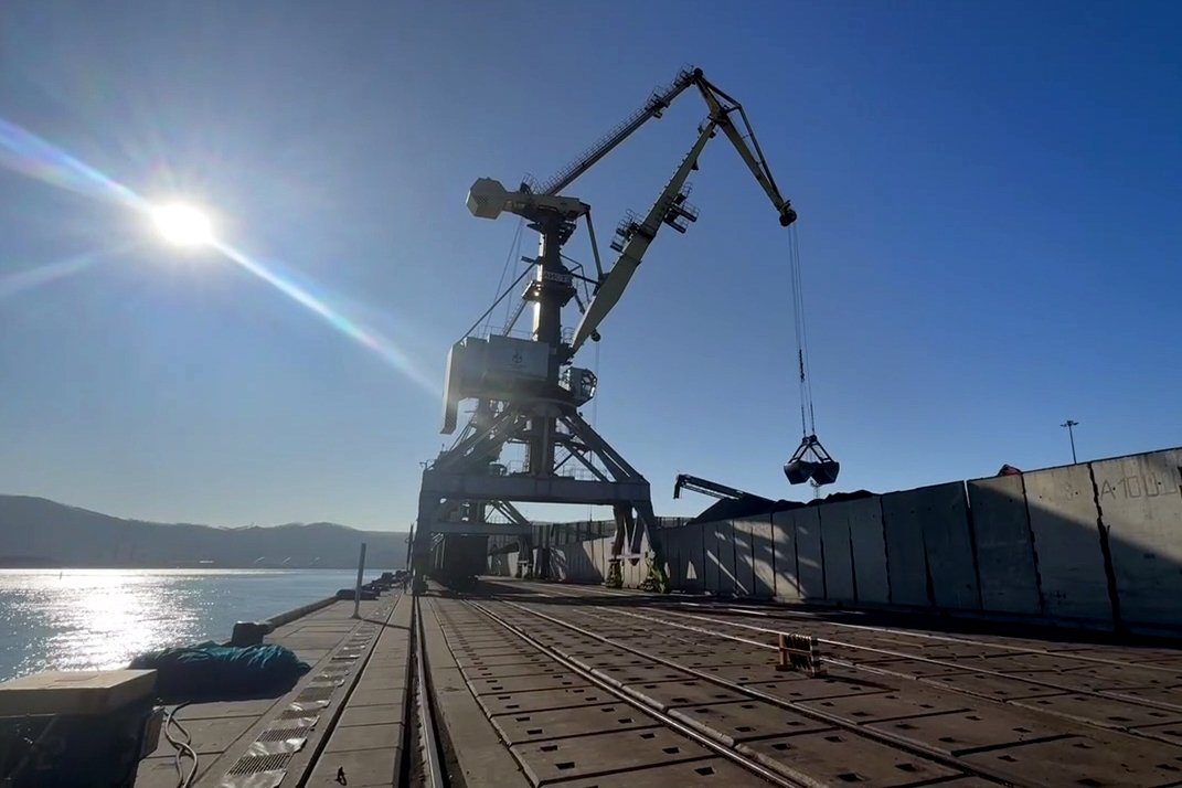 Малый порт стоп-кадр из видео о работе Малого порта