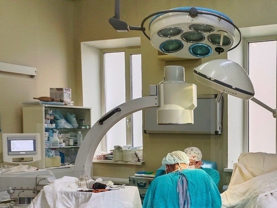 Находкинские хирурги извлекли из пальца пациентки стеклянную иглу Находкинская городская больница