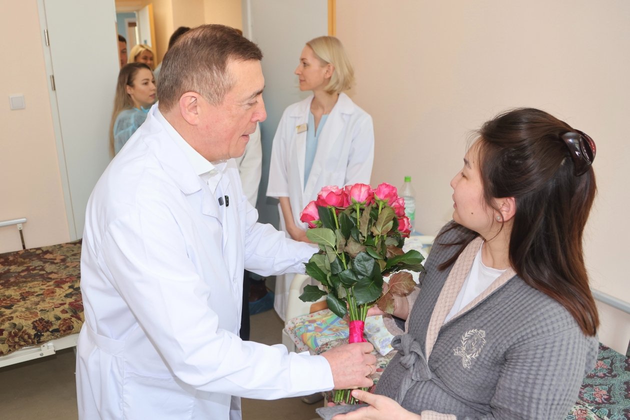 Валерий Лимаренко посетил клинику Фомина и перинатальный центр областной больницы пресс-служба правительства Сахалинской области