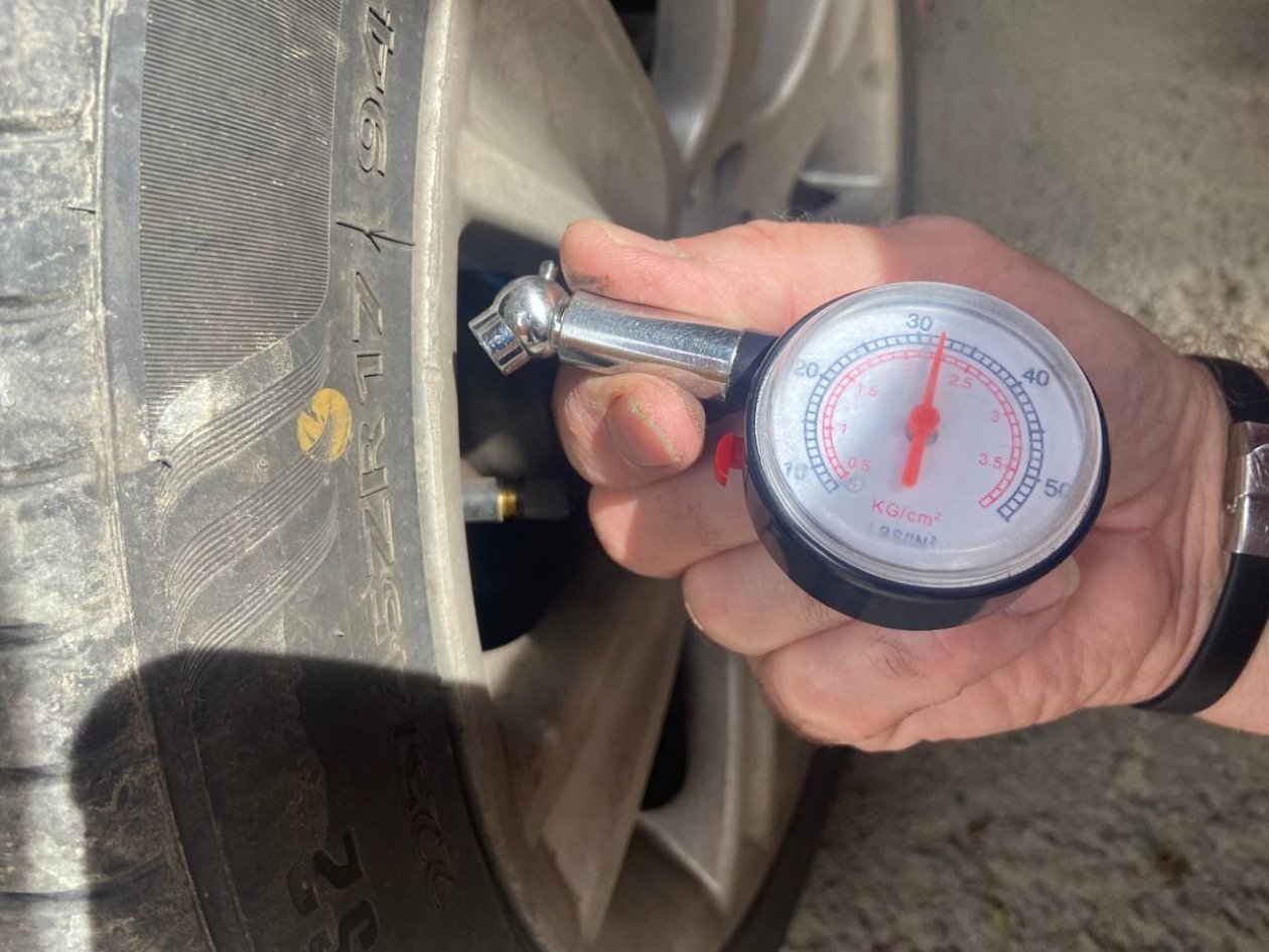 Перекачал шины на 0,3 атмосферы: вот как изменился расход бензина на авто ИА KrasnodarMedia