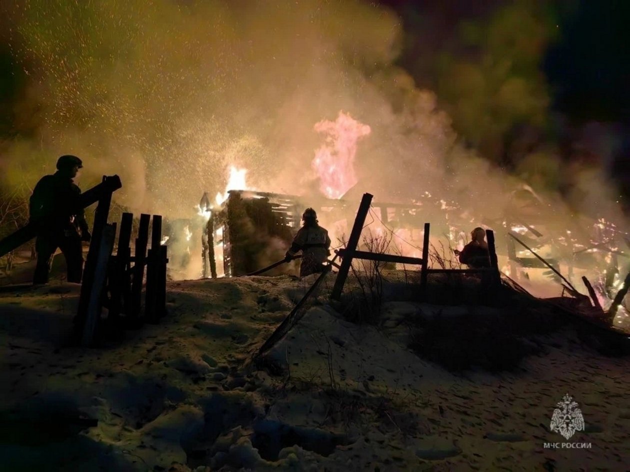 С места происшествия ГУ МЧС России по Магаданской области