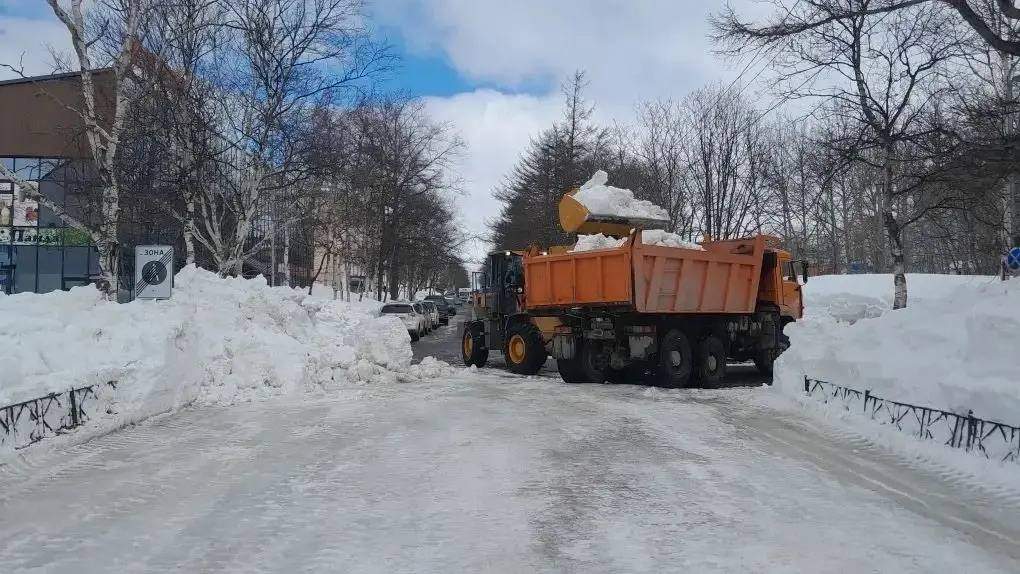 Уборка снега в Охе пресс-служба правительства Сахалинской области