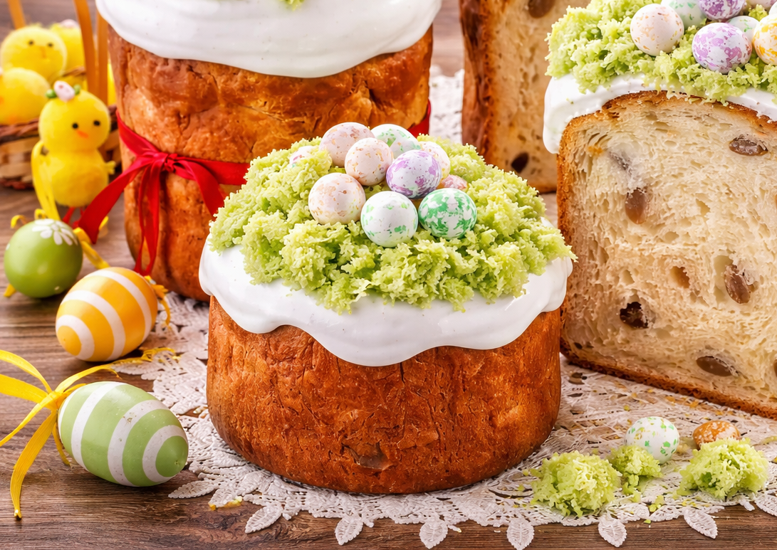 Кулич на манке Создано при помощи ИИ