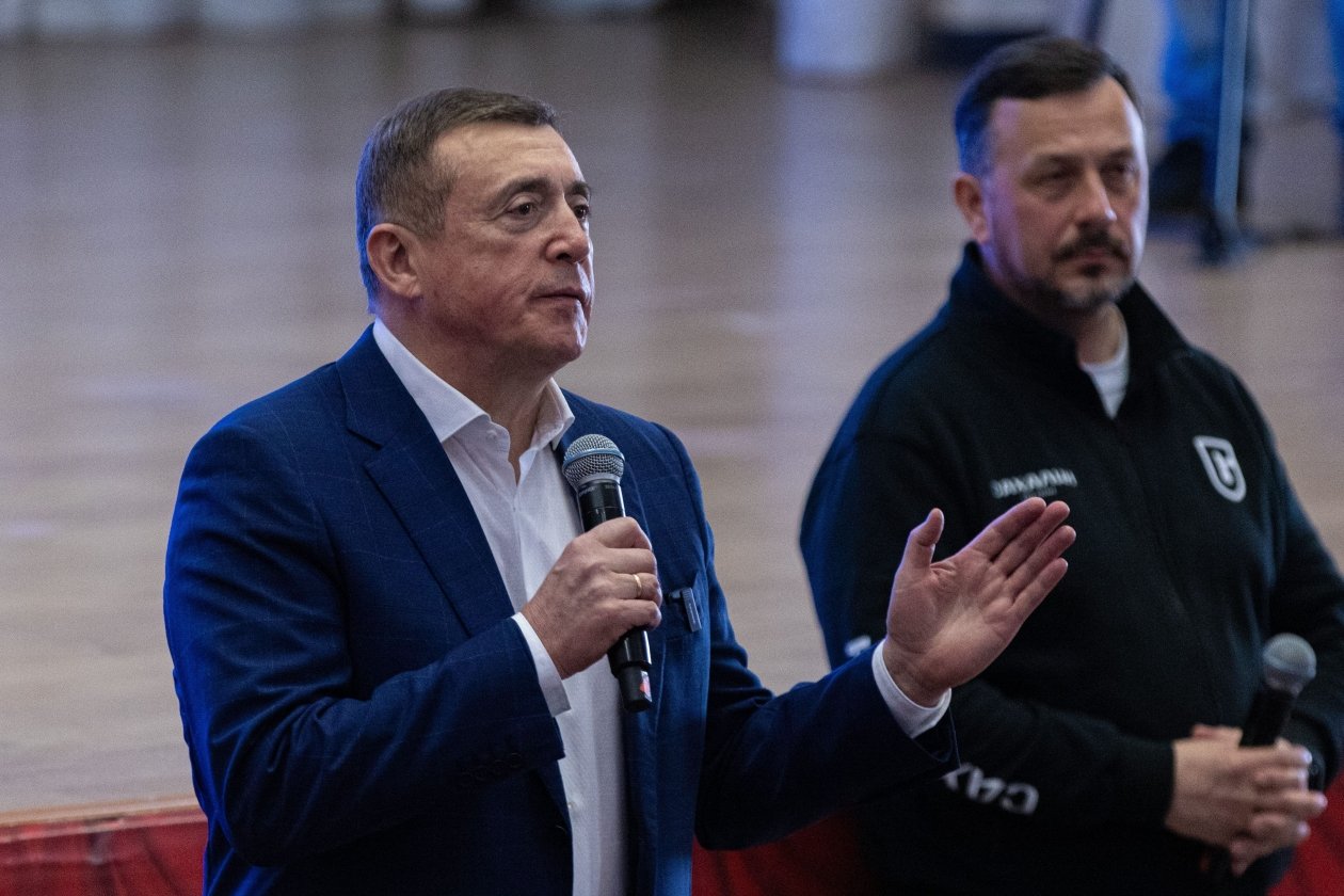 Слева направо: Валерий Лимаренко и Алексей Шабельник пресс-служба правительства Сахалинской области