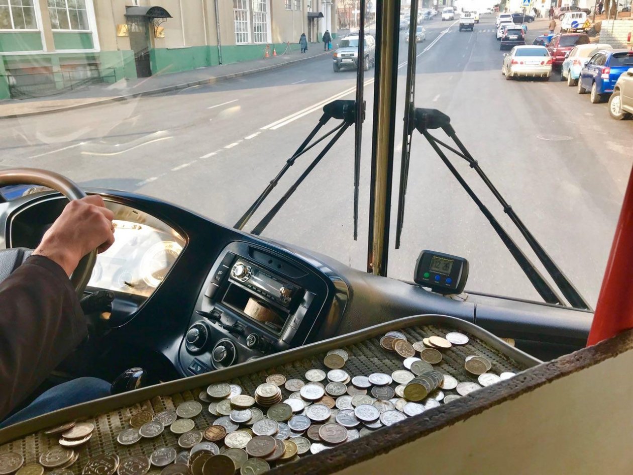 Автобус на маршруте во Владивостоке (февраль 2019 года) ИА PrimaMedia