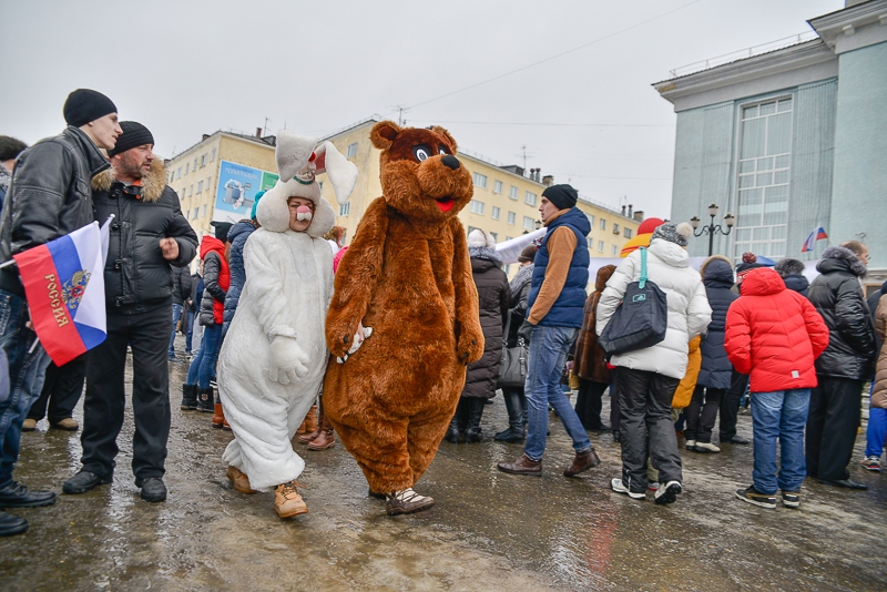 Детей развлекали герои известных сказок, Фото с места события собственное