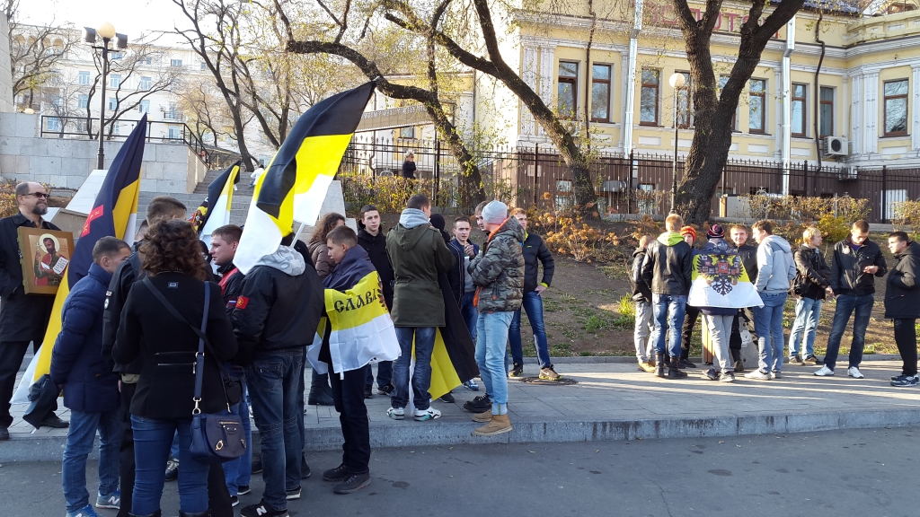 "Русский марш" во Владивостоке, Фото с места события собственное