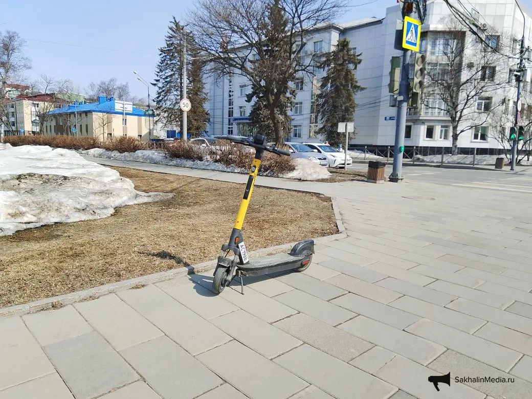 В Южно-Сахалинске открыли сезон СИМ: 22 сквера под запретом, скорость до 20 км/ч и штрафы ИА SakhalinMedia