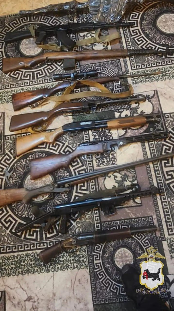 В Ангарске отец и сын хранили дома огнестрел, боеприпасы и взрывные устройства МВД по Иркутской области