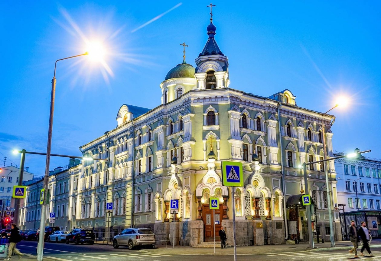 Архитектурно-художественная подсветка украсит подворье Спасо-Преображенского Валаамского монастыря в Москве https://www.mos.ru