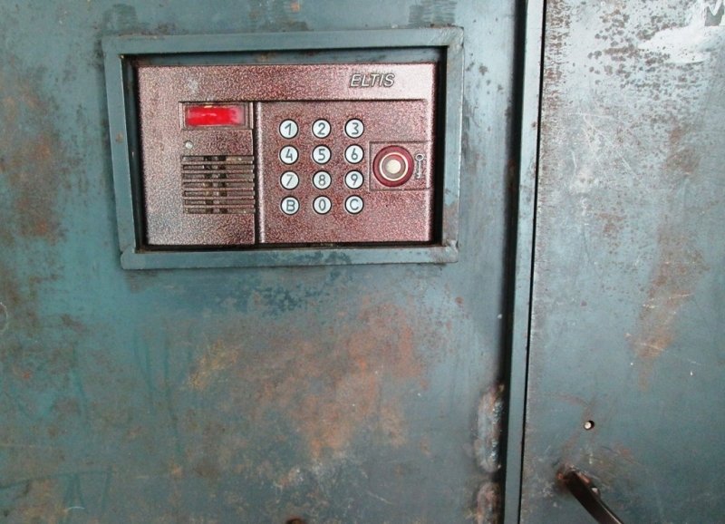 Краснодарец продал дом и отдал деньги лжесотрудникам ФСБ из-за замены двери Александр Лященко