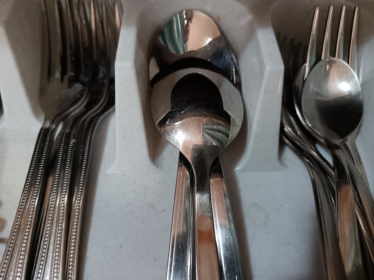 10 гр на 1 литр воды — и столовые приборы чисты, как в день покупки, сияют даже в темноте ИА SevastopolMedia.ru