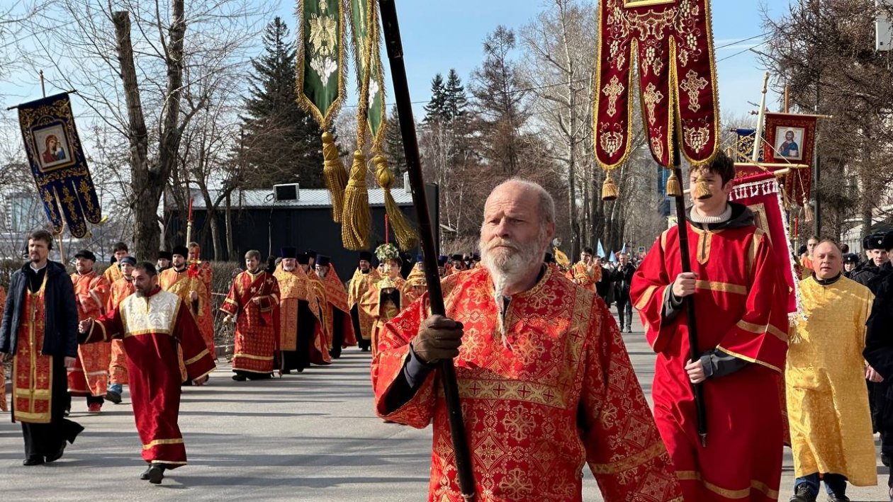 Крестный ход состоялся в Иркутске в честь празднования Пасхи ИА IrkutskMedia